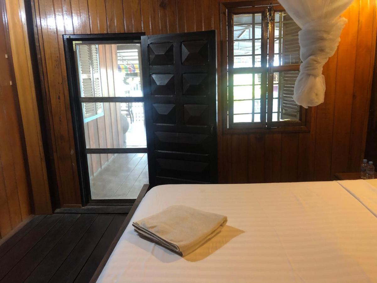 Nomad Guesthouse Kratie Exterior foto