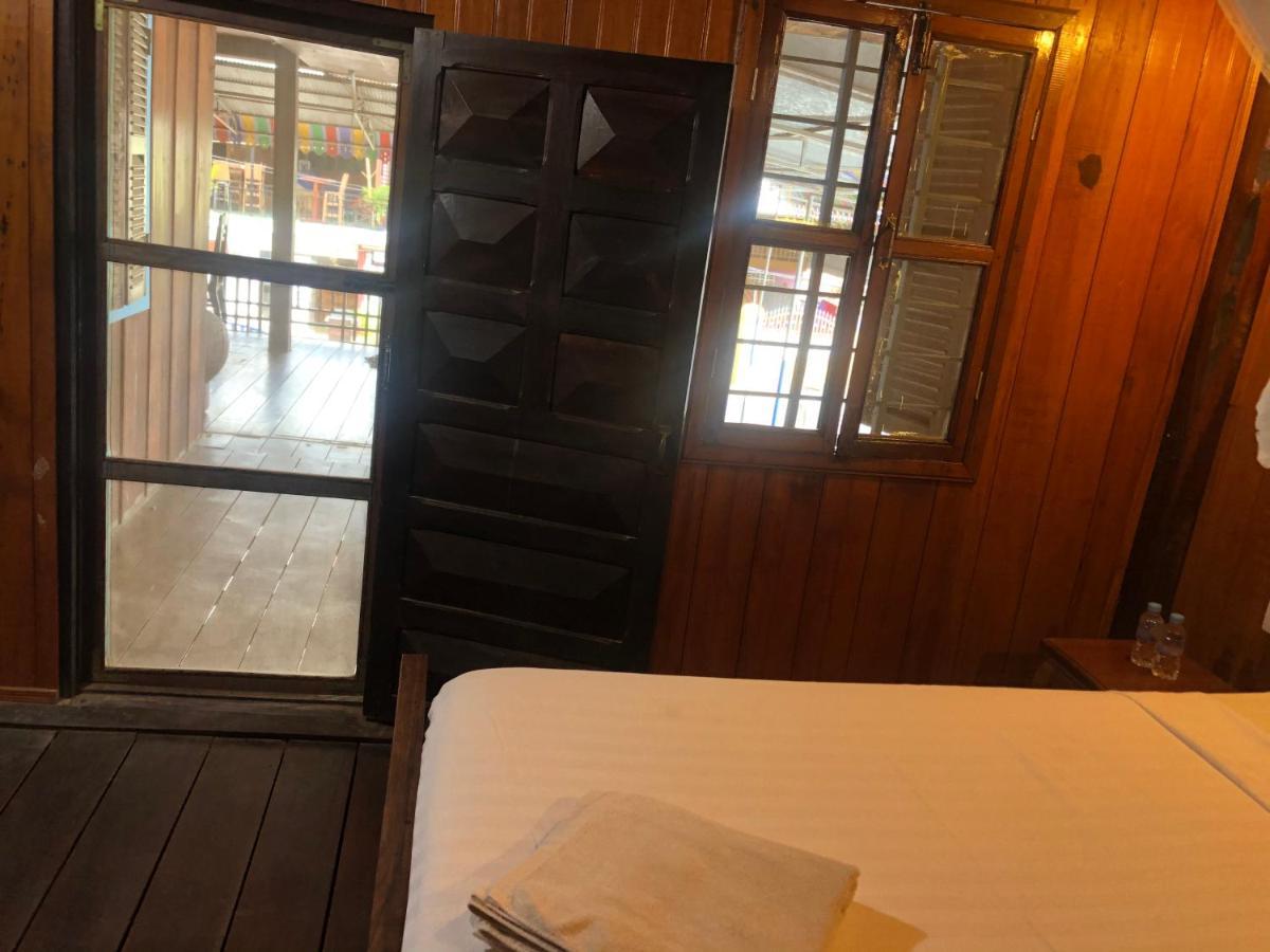 Nomad Guesthouse Kratie Exterior foto