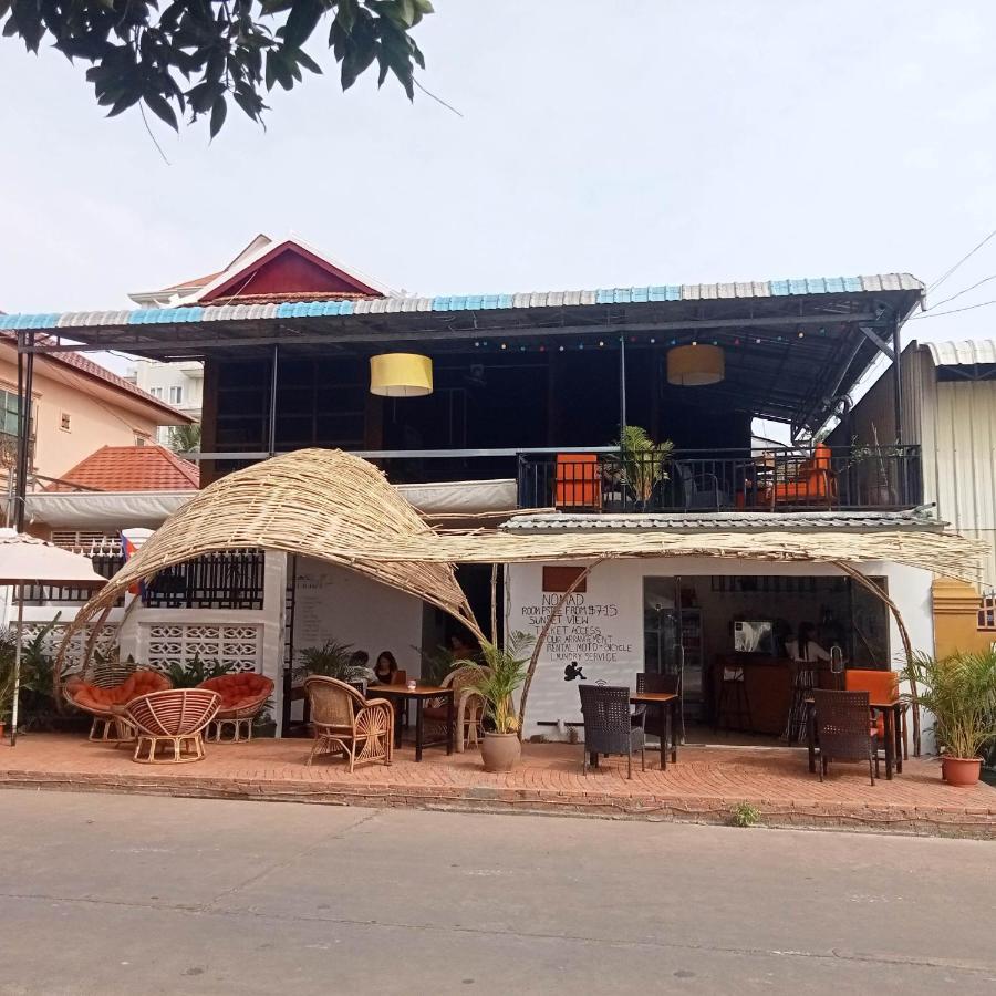 Nomad Guesthouse Kratie Exterior foto