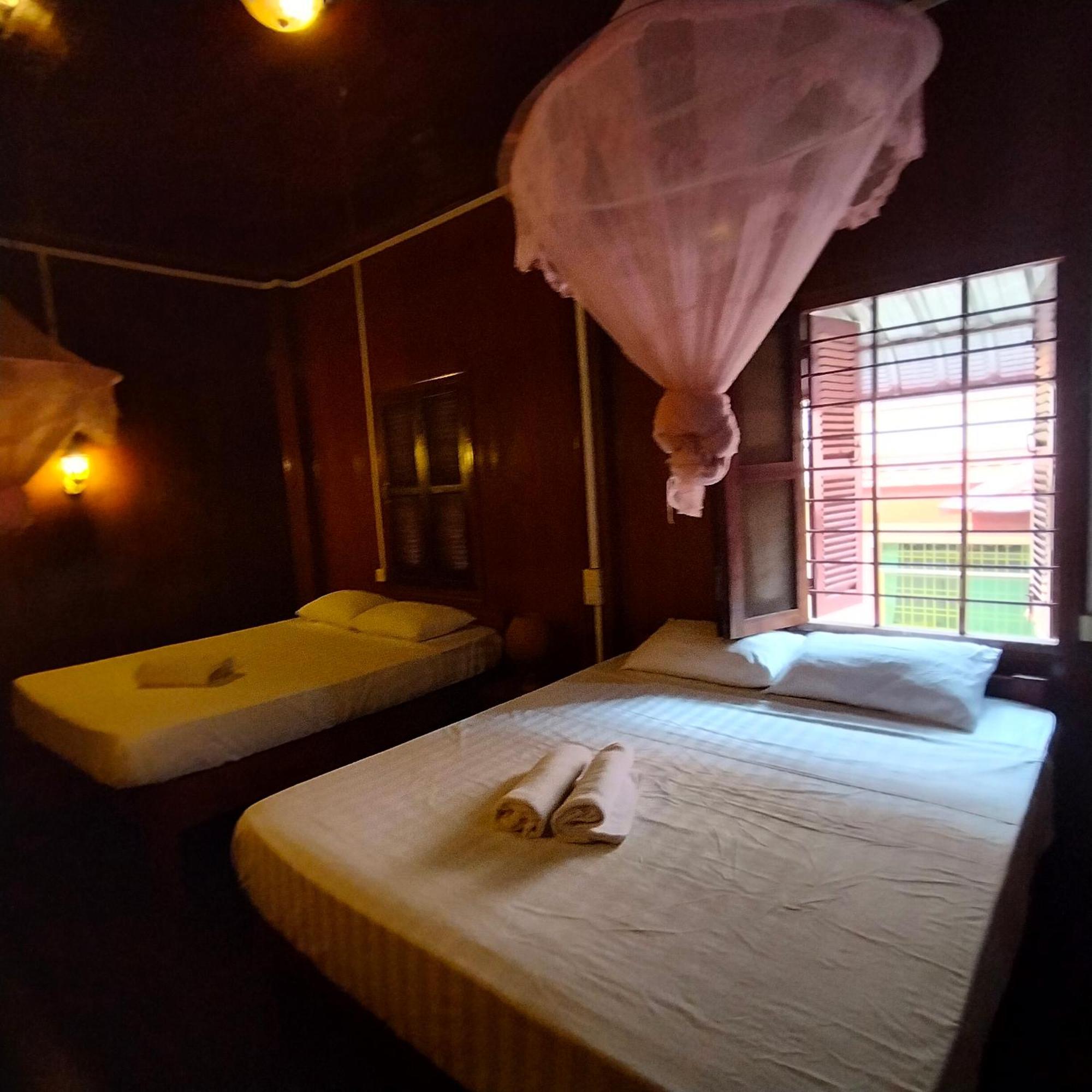 Nomad Guesthouse Kratie Exterior foto