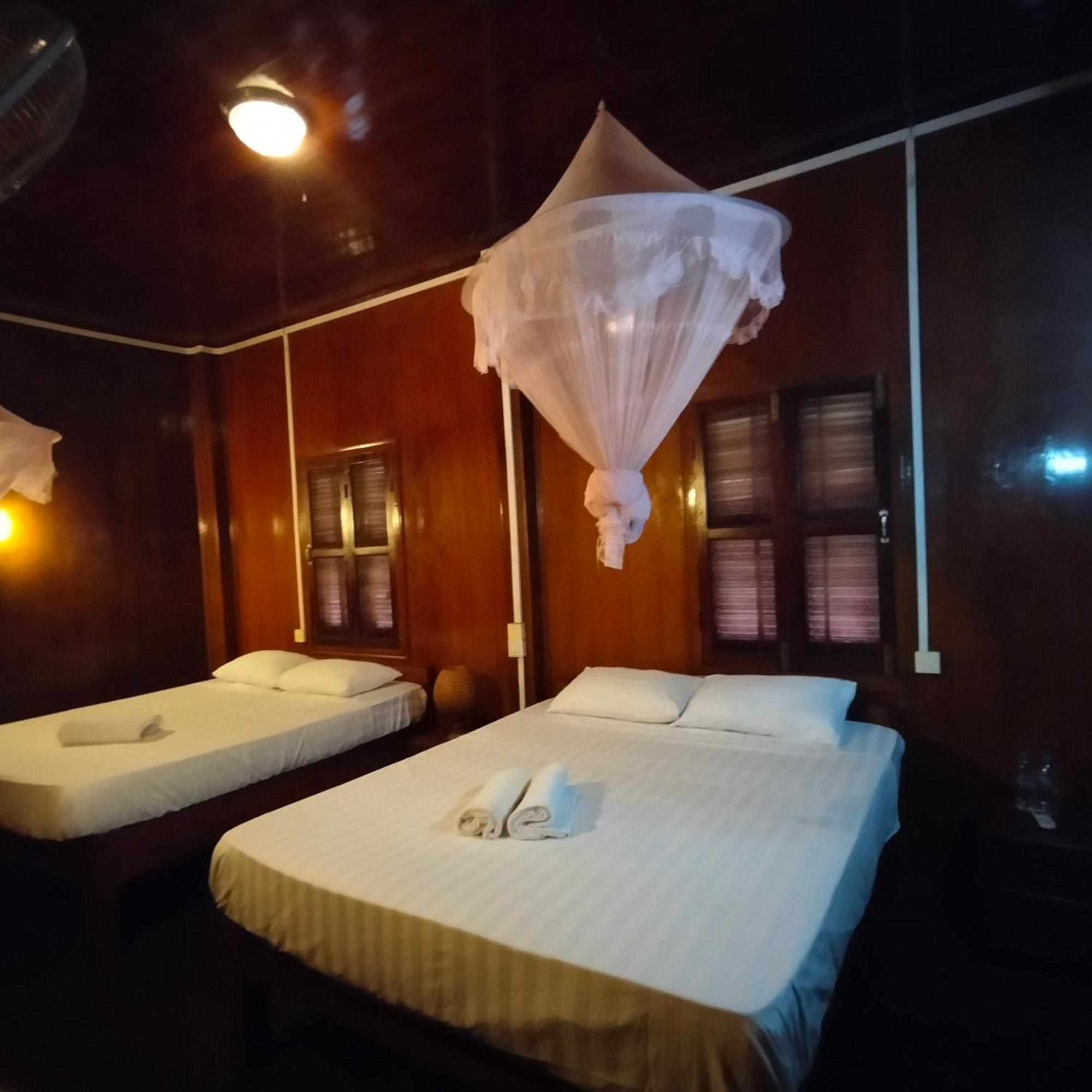 Nomad Guesthouse Kratie Exterior foto